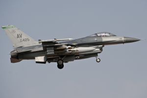 aviano march 26  2011 viper07 f 16cm 88 0425 555thfs 31stfw avianoab  italy aviano march 26  2011 viper07 f 16cm 88 0425 555thfs 31stfw avianoab  italy