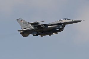 aviano september 10  2011 oup202 f 16cm 91 0390 55thfs 20thfw  shaw afb  sc aviano september 10  2011 oup202 f 16cm 91 0390 55thfs 20thfw  shaw afb  sc
