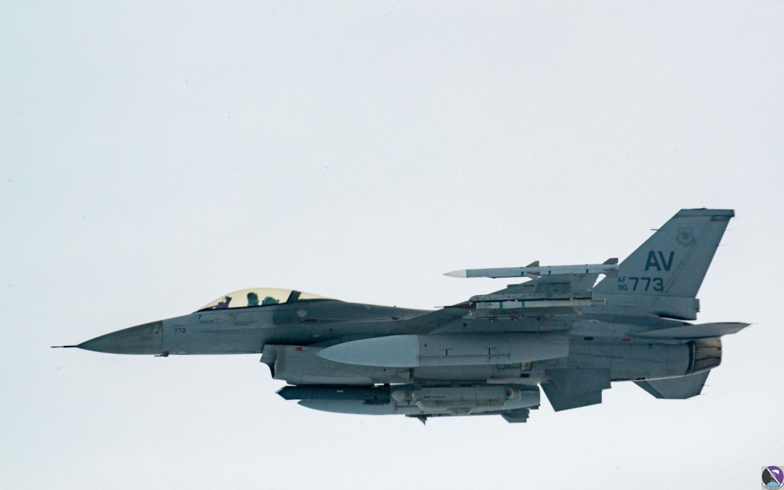 F-16 pilots, KC-135 crews team for mid-air refueling training F-16 pilots, KC-135 crews team for mid-air refueling training