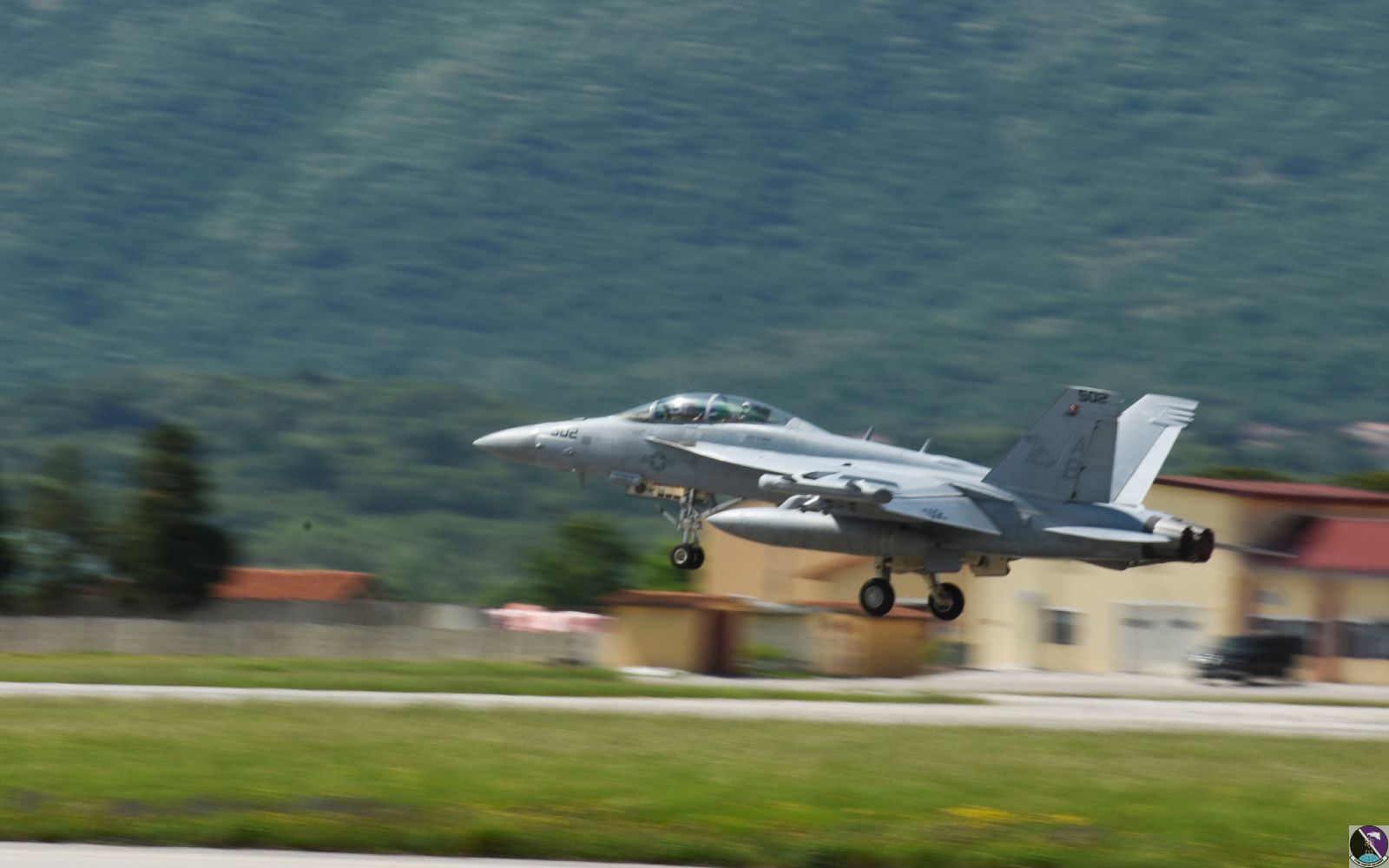 Jet takes off at Aviano Jet takes off at Aviano